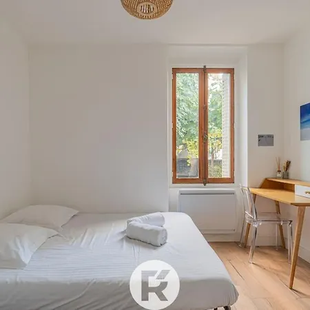 Apartment Garden In The City - Train Station/city Center *
