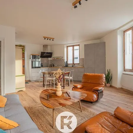 Apartment Garden In The City - Train Station/city Center *